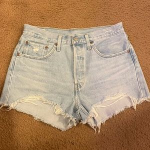 LEVI 501 PREMIUM DEMIN SHORTS